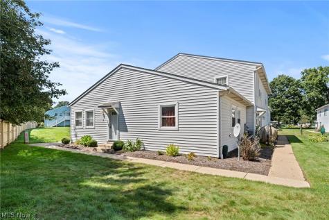 2542 Royal County Down Uniontown OH 44685
