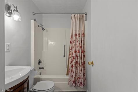 2542 Royal County Down Uniontown OH 44685