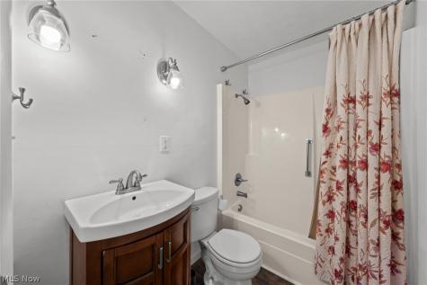 2542 Royal County Down Uniontown OH 44685