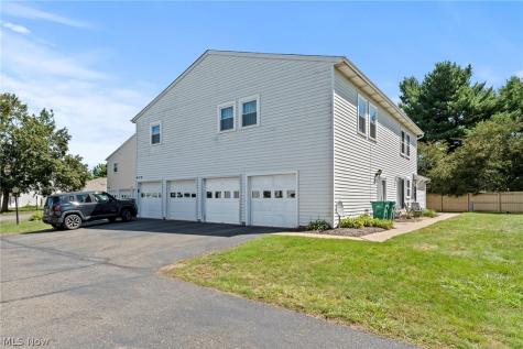 2542 Royal County Down Uniontown OH 44685