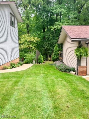 7019 Windward Hills Drive Brecksville OH 44141