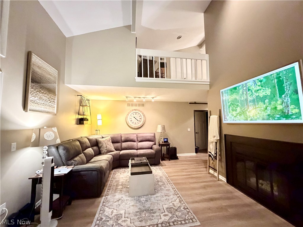 7019 Windward Hills Drive Brecksville OH 44141
