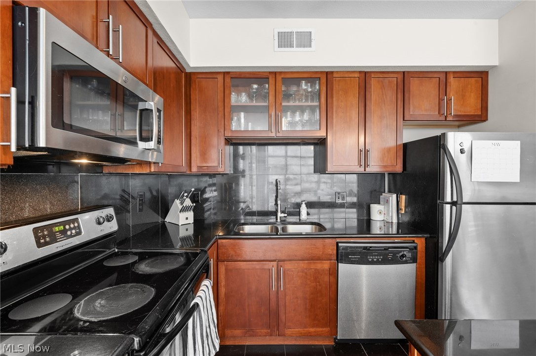 1237 Washington Avenue Cleveland OH 44113