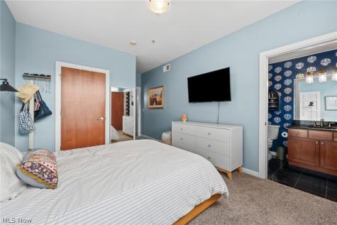 1237 Washington Avenue Cleveland OH 44113