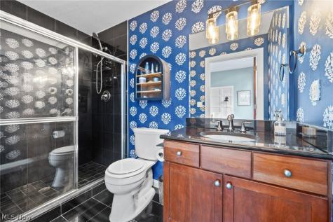1237 Washington Avenue Cleveland OH 44113