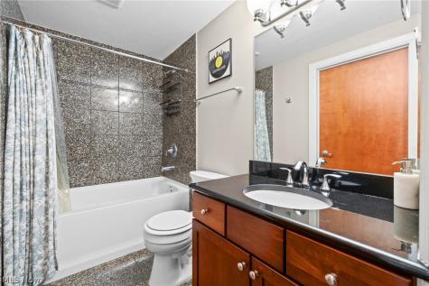 1237 Washington Avenue Cleveland OH 44113