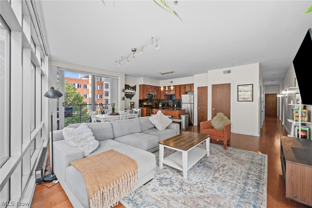 1237 Washington Avenue Cleveland OH 44113