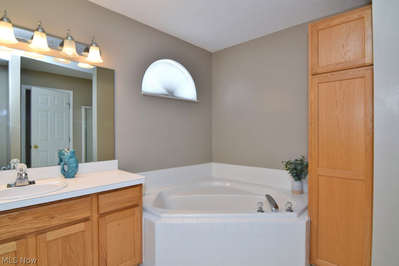 8709 Elmdale Macedonia OH 44056