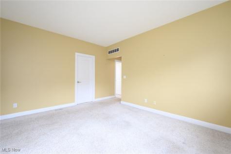 2975 Waterford Drive Twinsburg OH 44087