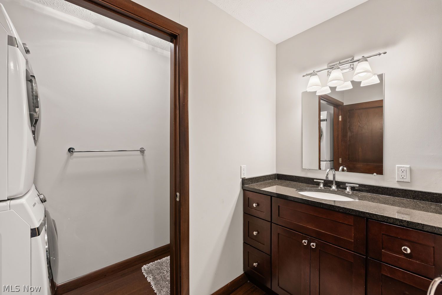 1900 Grove Court Cleveland OH 44113
