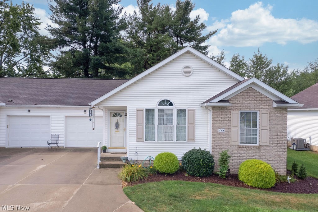 142 Carly Court Hartville OH 44632