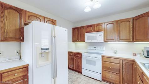 142 Carly Court Hartville OH 44632