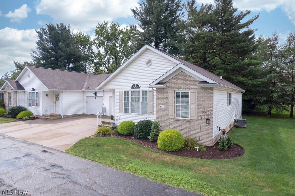 142 Carly Court Hartville OH 44632