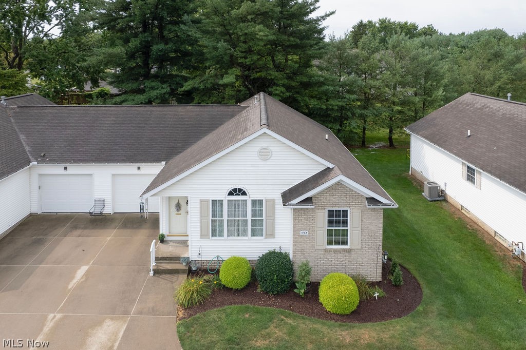 142 Carly Court Hartville OH 44632