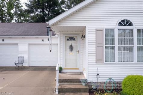 142 Carly Court Hartville OH 44632