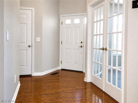 546 Hyannis Port Circle Avon Lake OH 44012