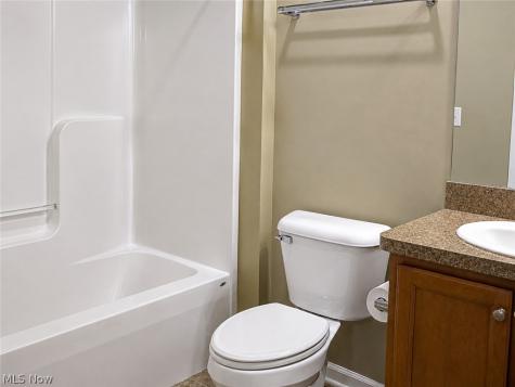 546 Hyannis Port Circle Avon Lake OH 44012