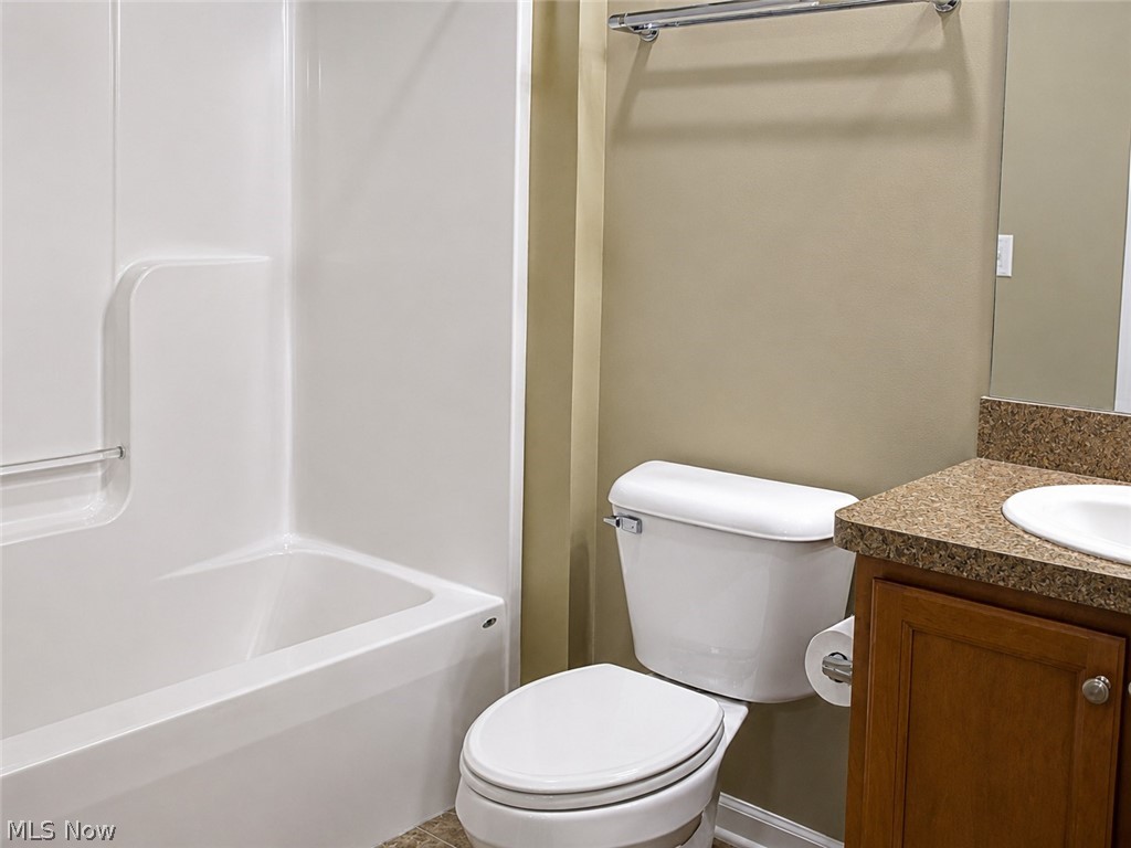546 Hyannis Port Circle Avon Lake OH 44012