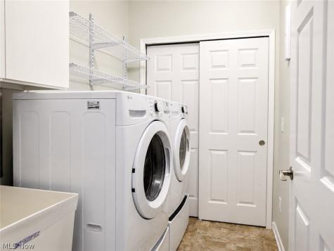 546 Hyannis Port Circle Avon Lake OH 44012