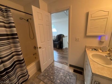 1747 Stone Creek Twinsburg OH 44087