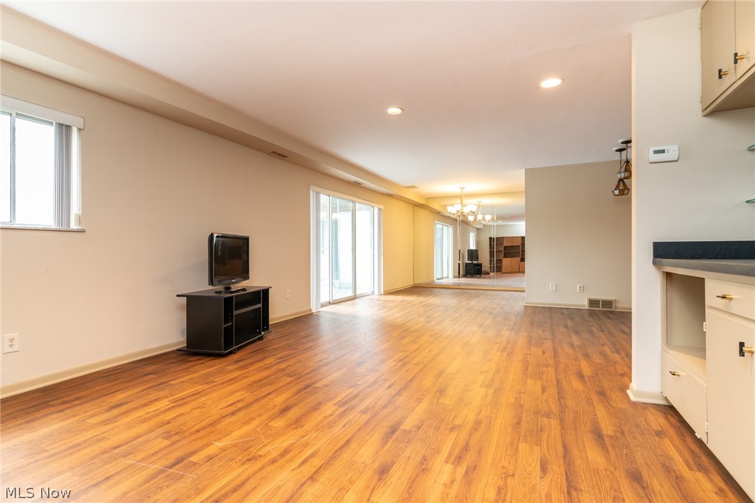2112 Acacia Park Drive Lyndhurst OH 44124