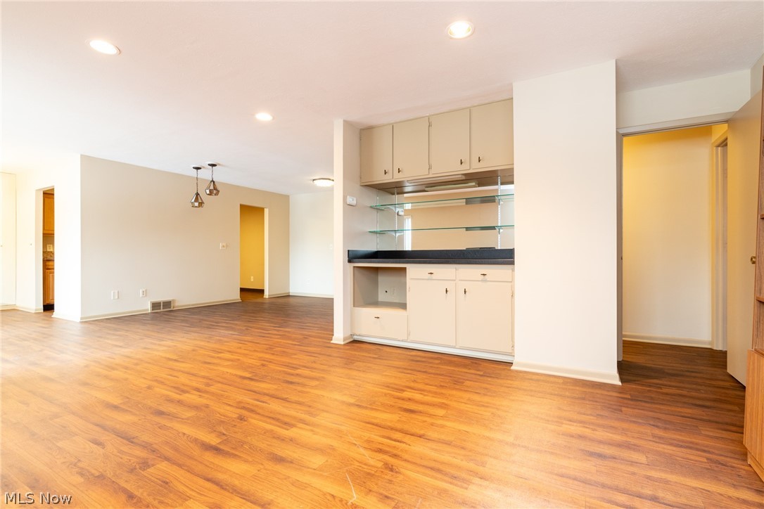 2112 Acacia Park Drive Lyndhurst OH 44124