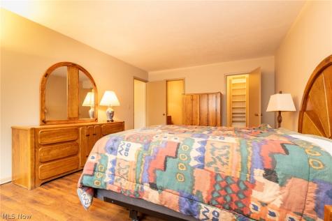 2112 Acacia Park Drive Lyndhurst OH 44124