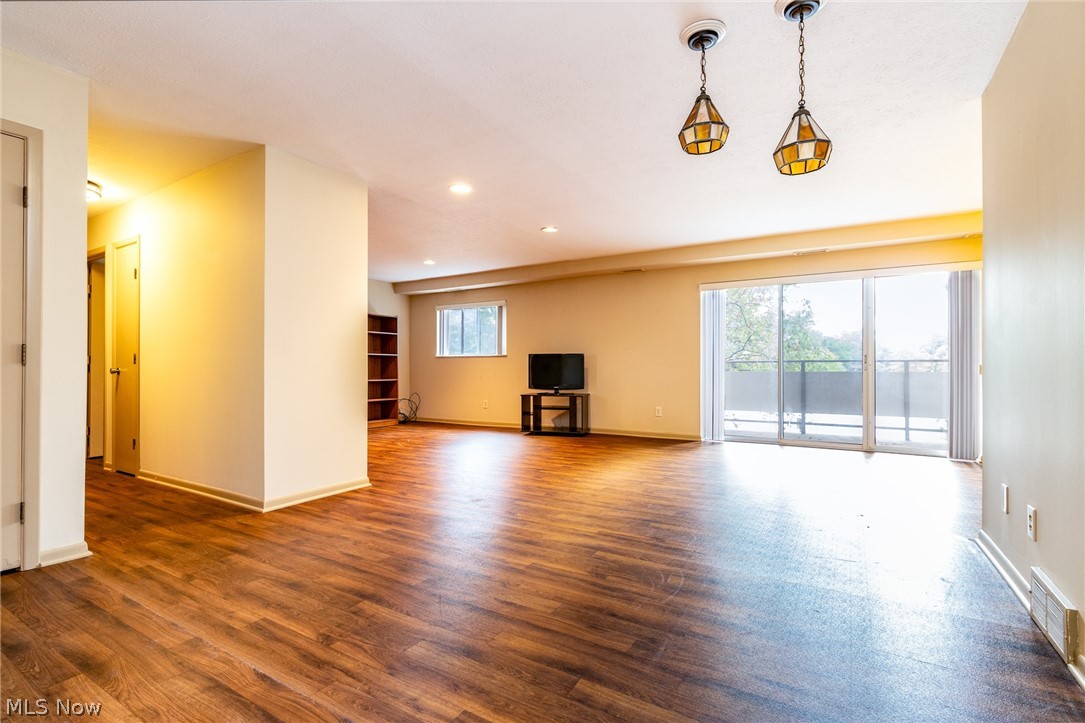 2112 Acacia Park Drive Lyndhurst OH 44124