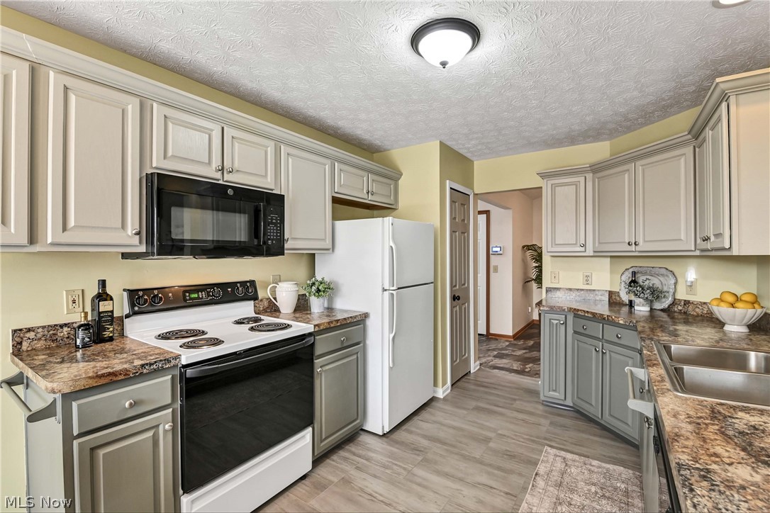 31170 Lily Lane North Olmsted OH 44070