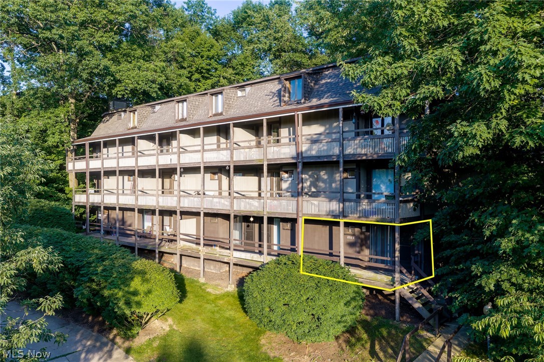 1712 Treetop Trail Akron OH 44313