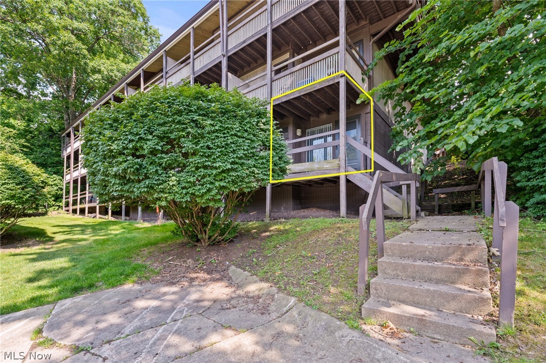 1712 Treetop Trail Akron OH 44313