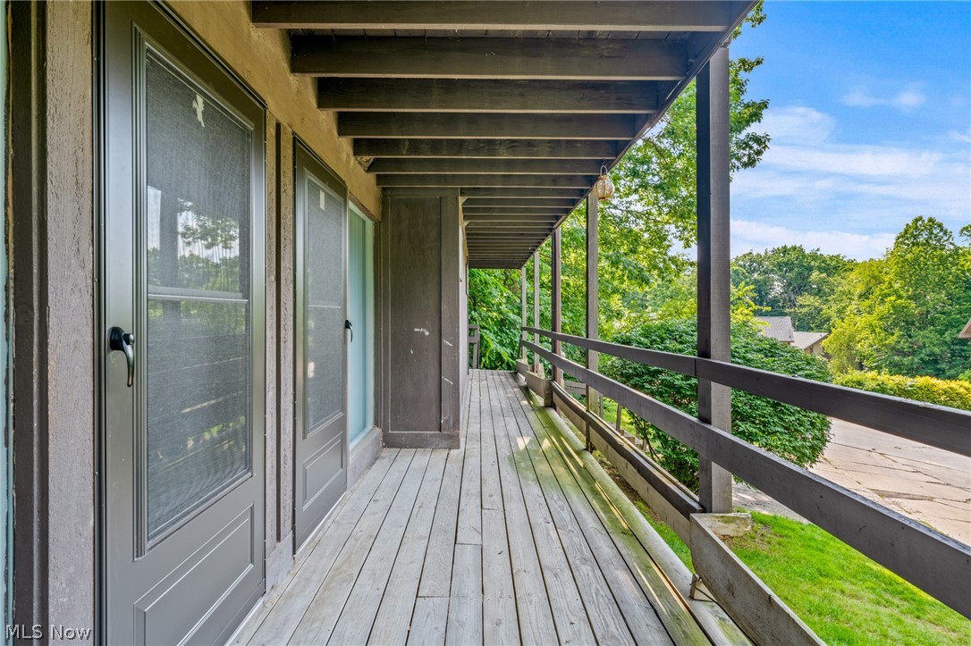 1712 Treetop Trail Akron OH 44313