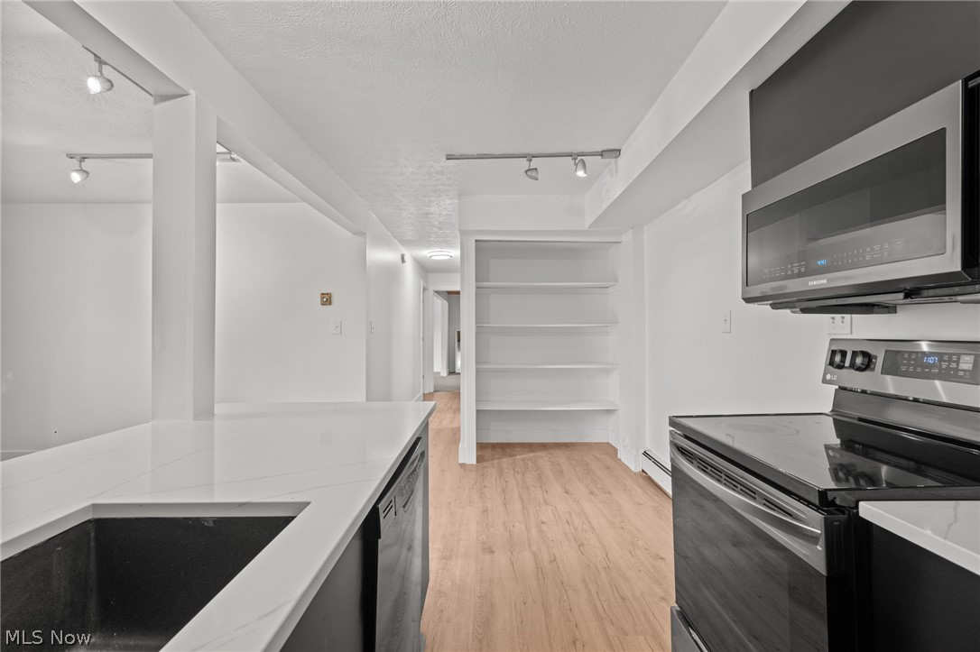 1712 Treetop Trail Akron OH 44313