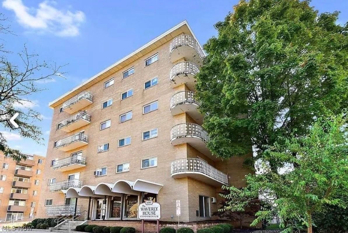 Lakewood OH, 14567 Madison Avenue, Unit 406