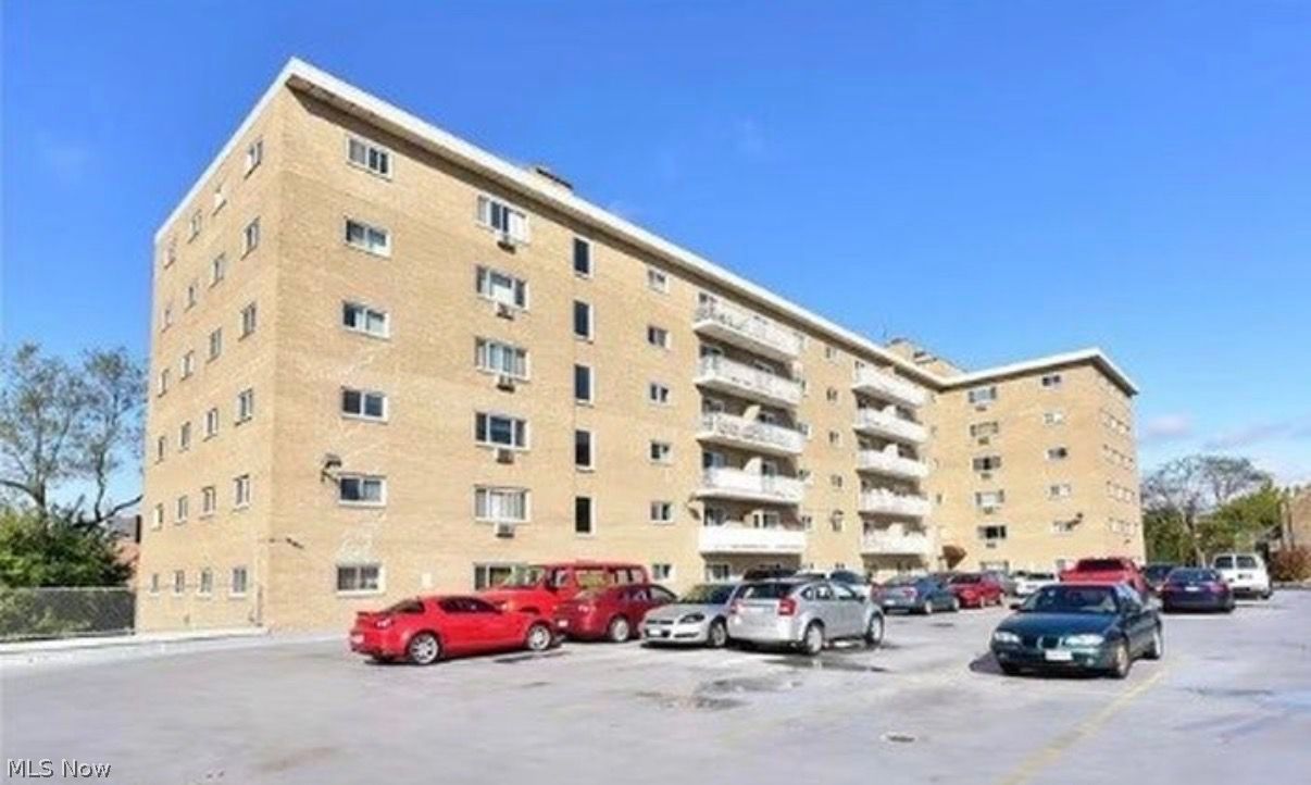 14567 Madison Avenue Lakewood OH 44107