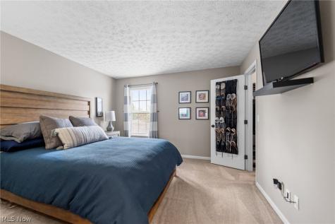 13913 Woodcroft North Royalton OH 44133