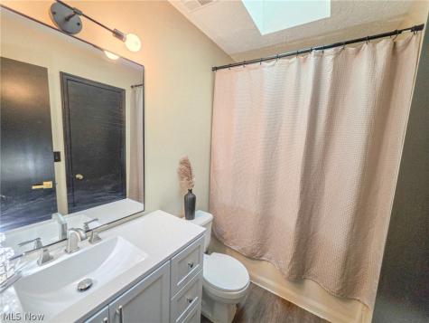 7493 Huntington Drive Youngstown OH 44512