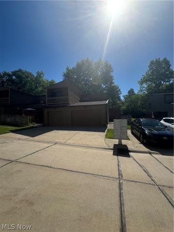 131 Kimrose Lane Broadview Heights OH 44147
