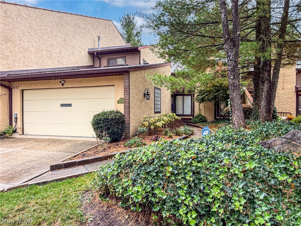 1897 Brookwood Drive Akron OH 44313