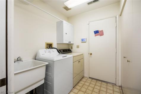 1897 Brookwood Drive Akron OH 44313