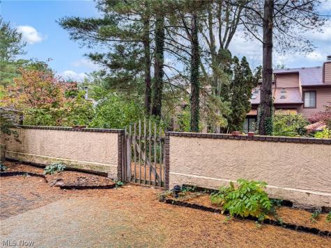 1897 Brookwood Drive Akron OH 44313