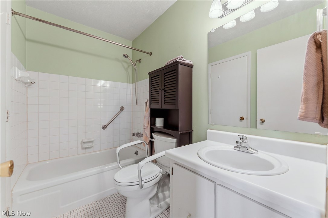 6864 Beacon Drive Mentor OH 44060