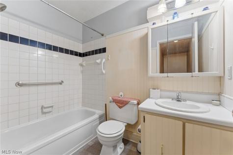 6864 Beacon Drive Mentor OH 44060
