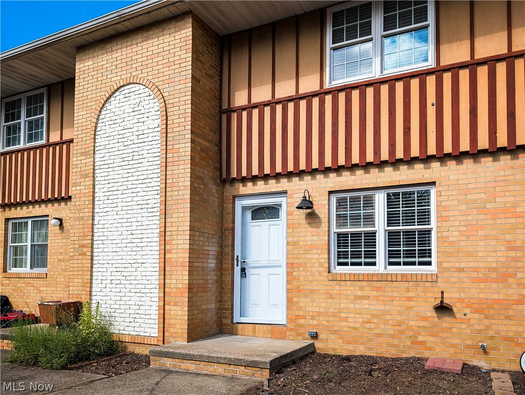 290 Lincoln Street SW Hartville OH 44632