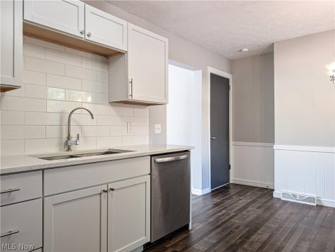 290 Lincoln Street SW Hartville OH 44632