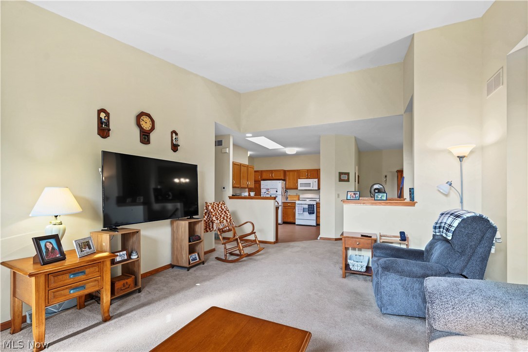 21 Abbington Drive NW Warren OH 44481