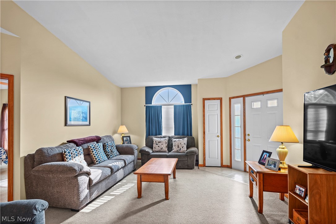 21 Abbington Drive NW Warren OH 44481