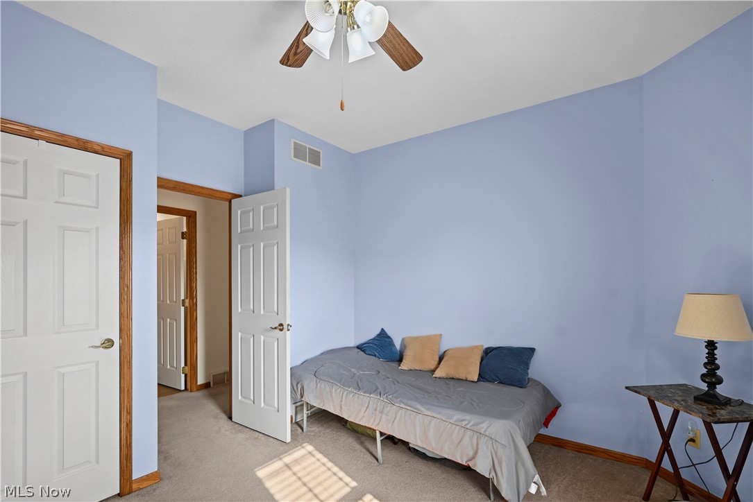 21 Abbington Drive NW Warren OH 44481