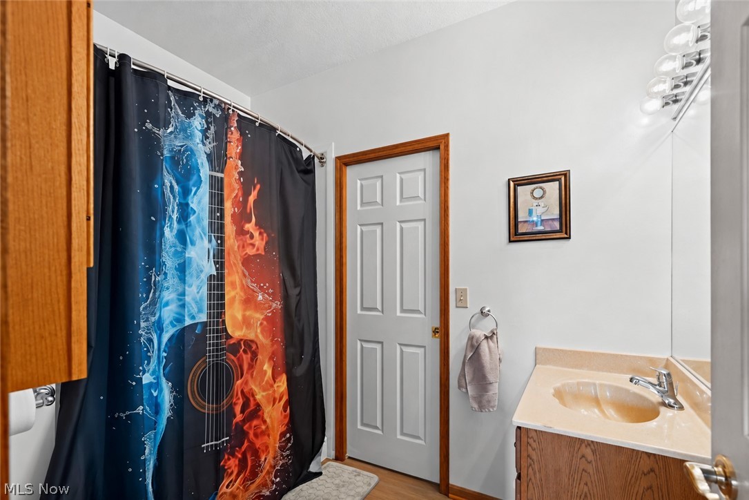 21 Abbington Drive NW Warren OH 44481