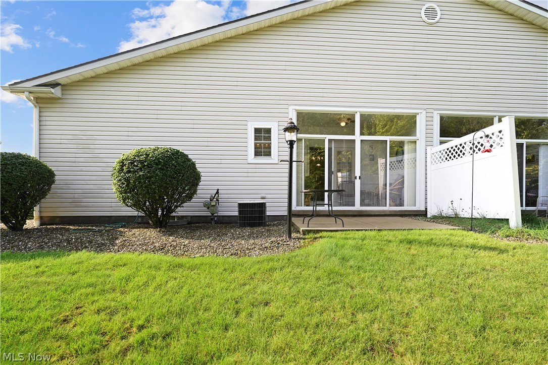 21 Abbington Drive NW Warren OH 44481